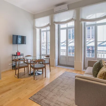 アパート Almada 151 *