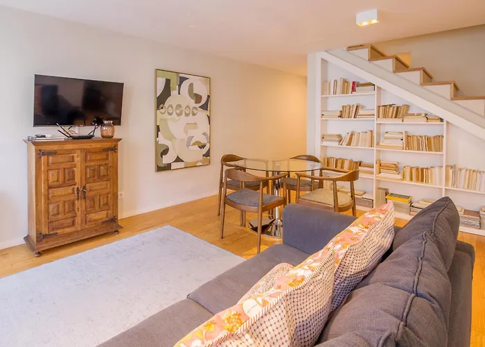 アパート Almada 151 *