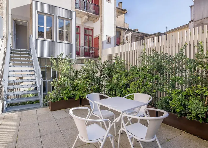 アパート Almada 151 *