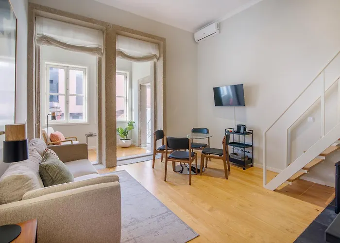 アパート Almada 151 *