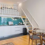 Almada 151 דירה