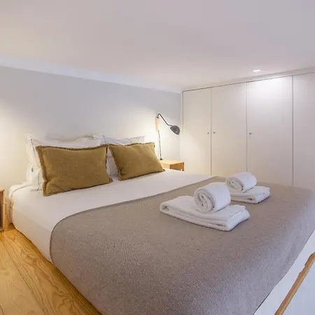 Almada 151 Порту