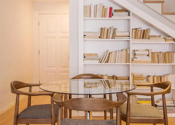 Apartman Almada 151 *