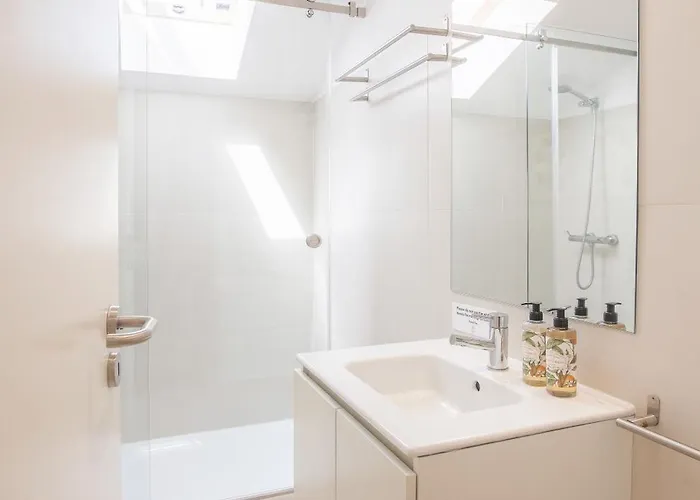 Apartman Almada 151 *