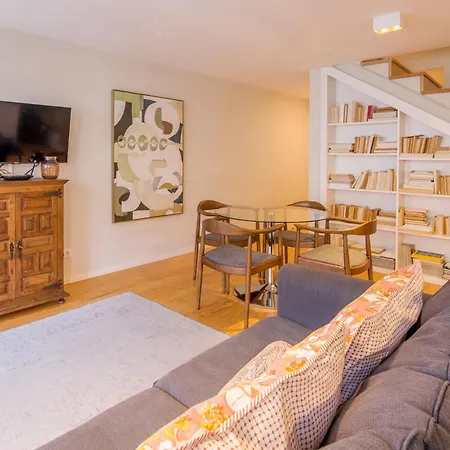 아파트 Almada 151 *